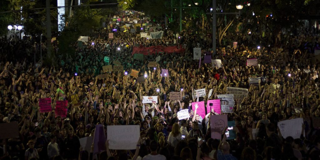 Al sororo rugir del&nbsp;amor